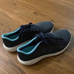 Women’s Croc sneakers